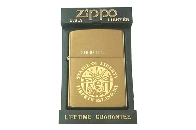 Zippo solid brass khac hinh nu than tu do doi la ma IX (1993) ntz228